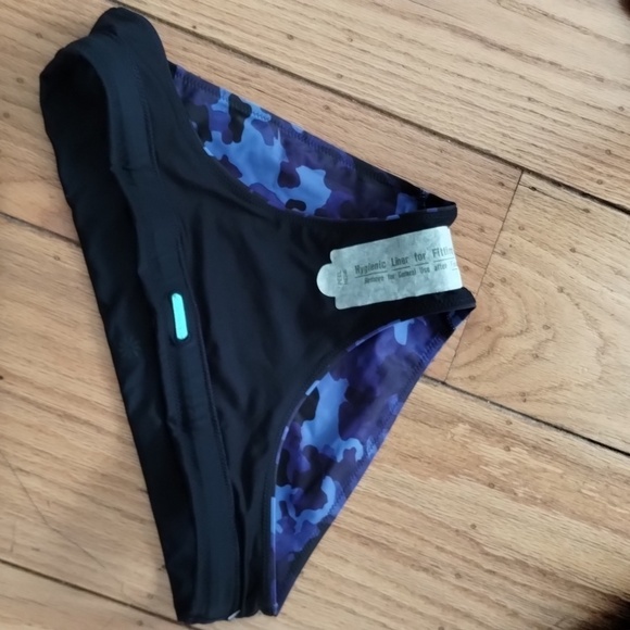 NWT Freestyle Camo High neck Bikini top and bottoms Sz M - Picture 10 of 16